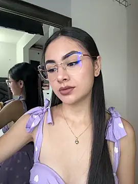 IslaCole online show from 02.25.26