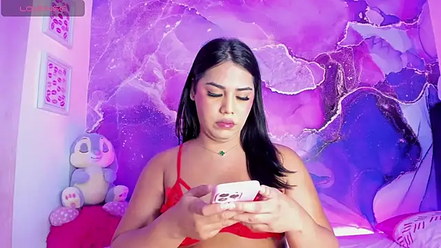 Snapshot of mishelbubble chatting on 11.25.25 mishelbubble online show from 11.25.25