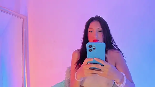 Snapshot of lily_ross1 chatting on 11.14.25 lily ross1 online show from 11.14.25