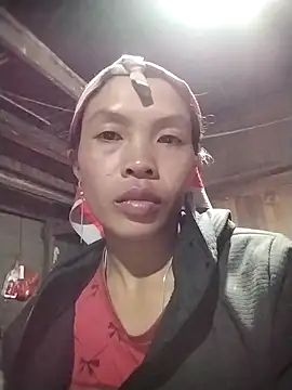 Snapshot of dinnavi chatting on 11.16.25 dinnavi online show from 11.16.25