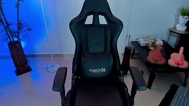 Snapshot of JessicaPratt chatting on 03.16.25 JessicaPratt online show from 03.16.25