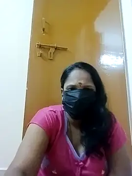 Snapshot of tamilammu1431 chatting on 11.21.25 tamilammu1431 online show from 11.21.25