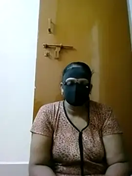 Snapshot of tamilammu1431 chatting on 11.29.25 tamilammu1431 online show from 11.29.25