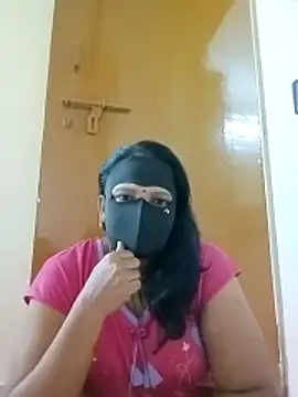 Snapshot of tamilammu1431 chatting on 11.30.25 tamilammu1431 online show from 11.30.25