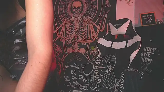 Dalia Vorhees online show from 12.19.25