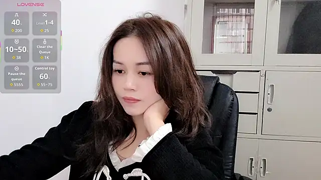 Ella-61 online show from 11.03.25