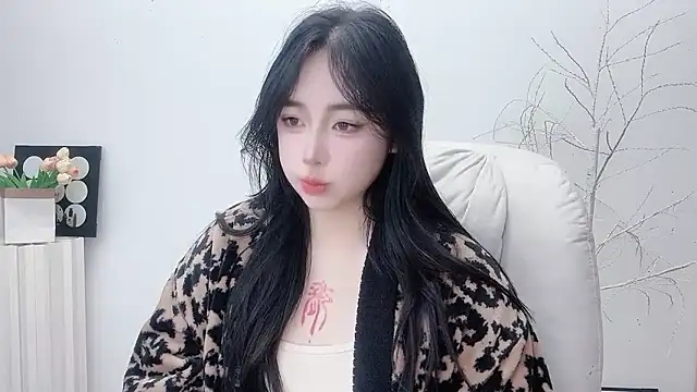 Snapshot of Love-hanzaizai718 chatting on 12.21.25 Love-hanzaizai718 online show from 12.21.25