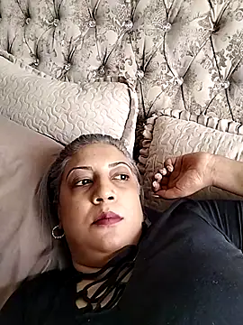 IndianLara online show from 11.14.25