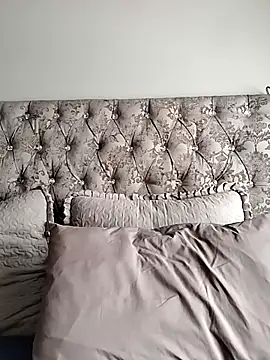 IndianLara online show from 04.21.26