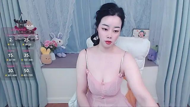Snapshot of Xiaodie-baby chatting on 05.27.26 Xiaodie-baby online show from 05.27.26