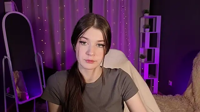 Snapshot of Ksarina chatting on 11.09.25 Ksarina online show from 11.09.25