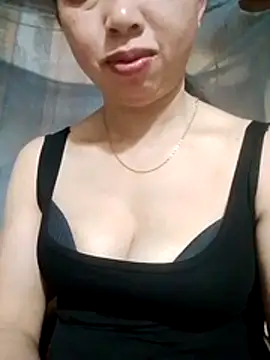 Snapshot of TRIEUTRIEU20 chatting on 04.04.26 TRIEUTRIEU20 online show from 04.04.26