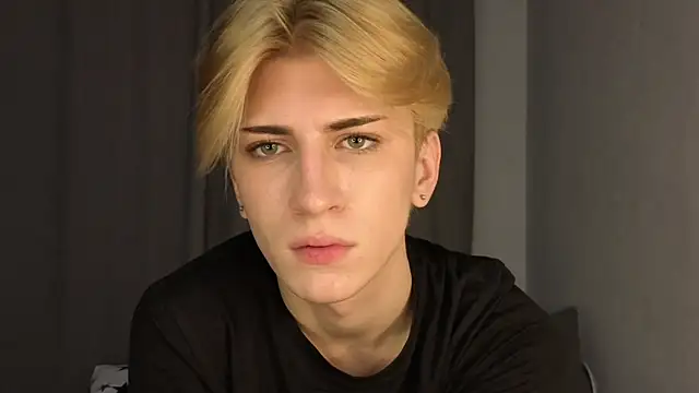 Oliver star boy  online show from 05.05.26