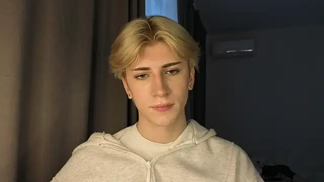 Oliver star boy  online show from 05.25.26