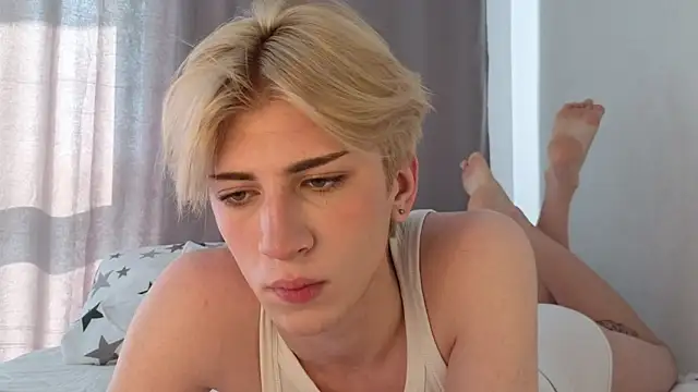 Oliver star boy  online show from 05.26.26