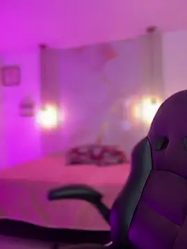 amber white15 online show from 02.21.26