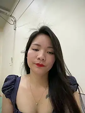 Snapshot of Bee_Yellow00 chatting on 03.02.26 Bee Yellow00 online show from 03.02.26