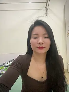 Bee Yellow00 online show from 04.06.26