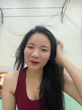 Bee Yellow00 online show from 05.20.26