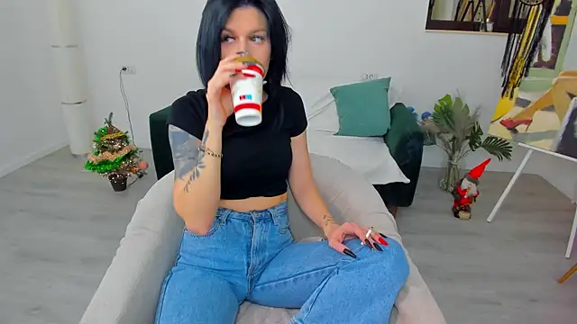 Arya Anna online show from 12.16.25