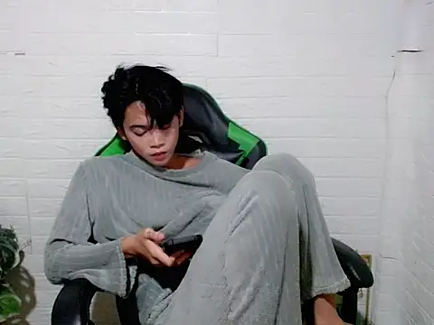 Snapshot of AsianCuteGuy21 chatting on 04.05.26 AsianCuteGuy21 online show from 04.05.26