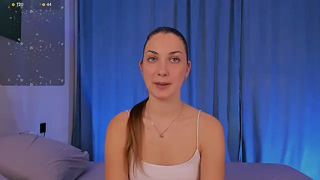 Snapshot of Kandeess chatting on 10.31.25 Kandeess online show from 10.31.25