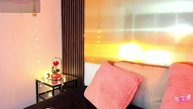 LunaaMorena online show from 12.14.25