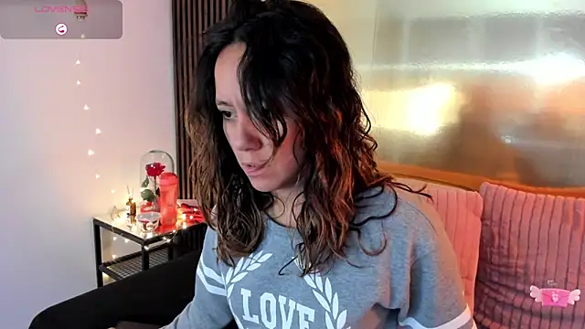 LunaaMorena online show from 12.16.25