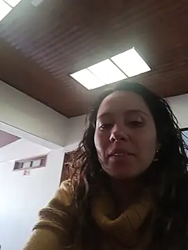 LunaaMorena online show from 12.17.25