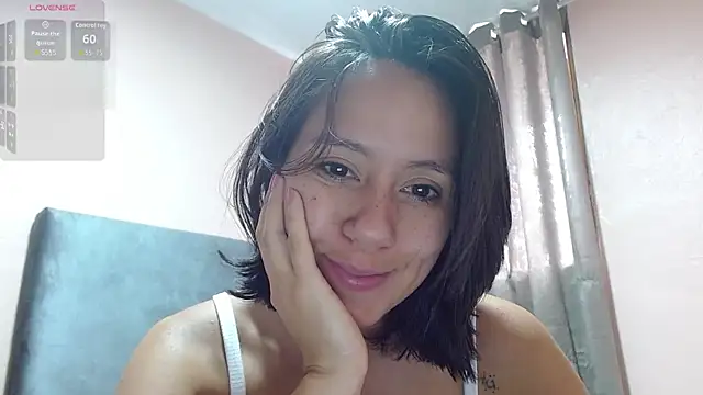 LunaaMorena online show from 04.15.26