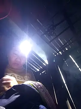 Snapshot of -Heli- chatting on 11.03.25 -Heli- online show from 11.03.25