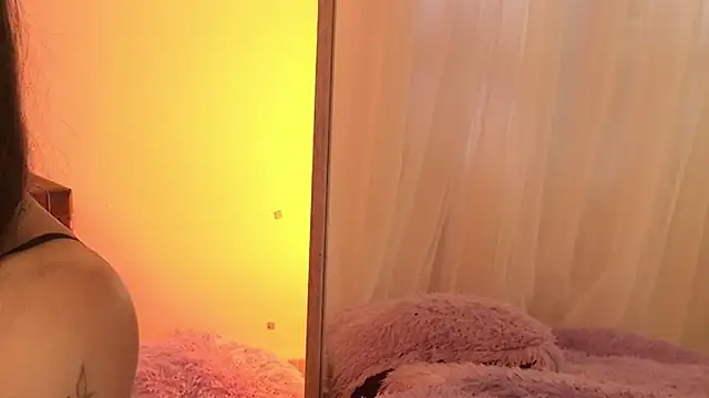 ISA NIXON online show from 04.17.26