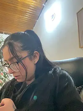 Kloe Novoa online show from 10.29.25