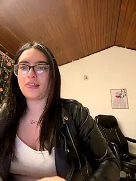 Kloe Novoa online show from 11.04.25