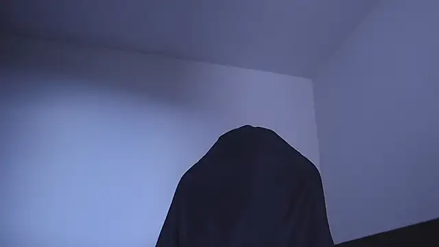 Snapshot of TokyoHatsumoto chatting on 11.22.25 TokyoHatsumoto online show from 11.22.25