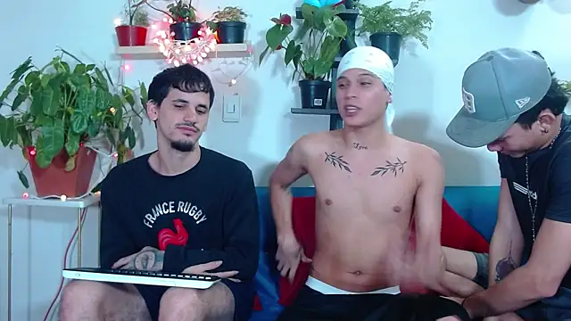 Hot Boys Latinos X online show from 04.05.26