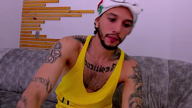 Snapshot of tonny__08 chatting on 12.04.25 tonny 08 online show from 12.04.25