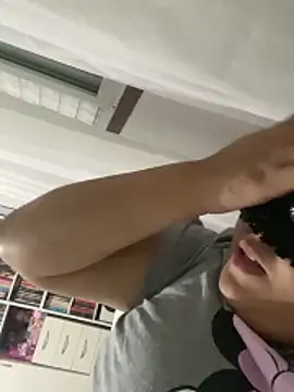 crazzyanne online show from 12.22.25