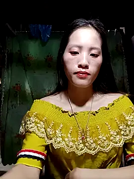 Snapshot of ezabel- chatting on 10.25.25 ezabel- online show from 10.25.25