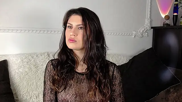 Snapshot of Reirii chatting on 11.06.25 Reirii online show from 11.06.25