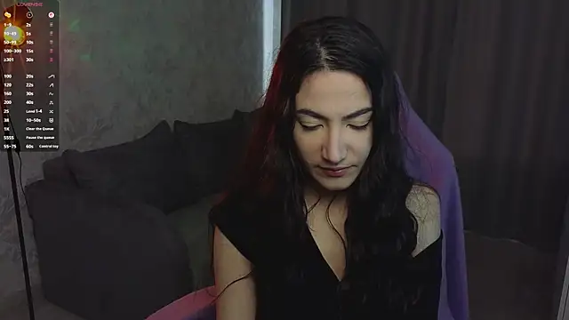 Mulan Lo online show from 04.18.26