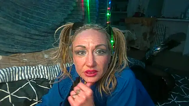 Snapshot of LilaniLoverx chatting on 11.05.25 LilaniLoverx online show from 11.05.25