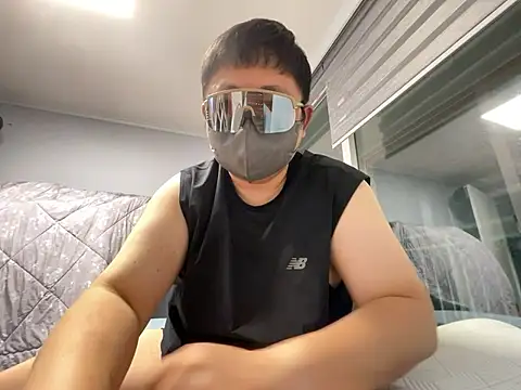 Snapshot of winxp000000 chatting on 10.24.25 winxp000000 online show from 10.24.25