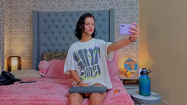 Snapshot of Indi_rave chatting on 02.01.26 Indi rave online show from 02.01.26