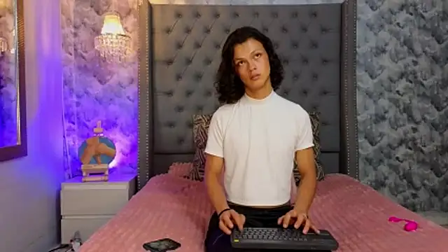 Indi rave online show from 04.12.26