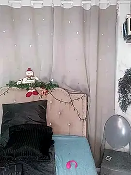 eva delight  online show from 11.24.25