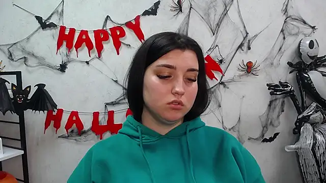 Snapshot of ScarletCargo chatting on 11.05.25 ScarletCargo online show from 11.05.25