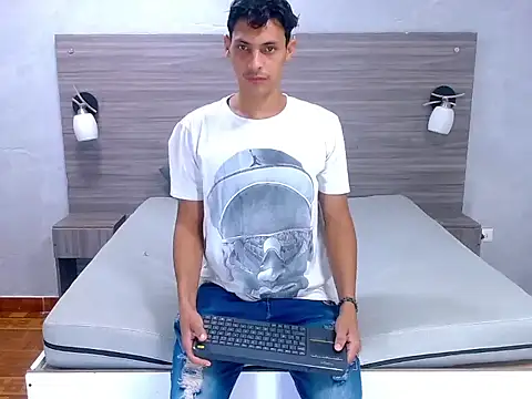 wiltom  online show from 11.15.25