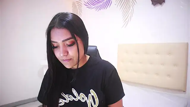 Isabelle Lane online show from 12.02.25