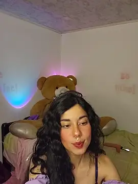 Snapshot of wetbyAlice chatting on 05.11.26 wetbyAlice online show from 05.11.26